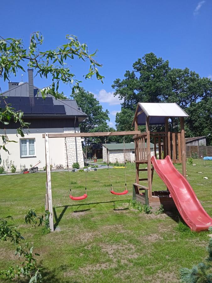 Dworek Akacja Uslugi Hotelarskie Яновец Экстерьер фото