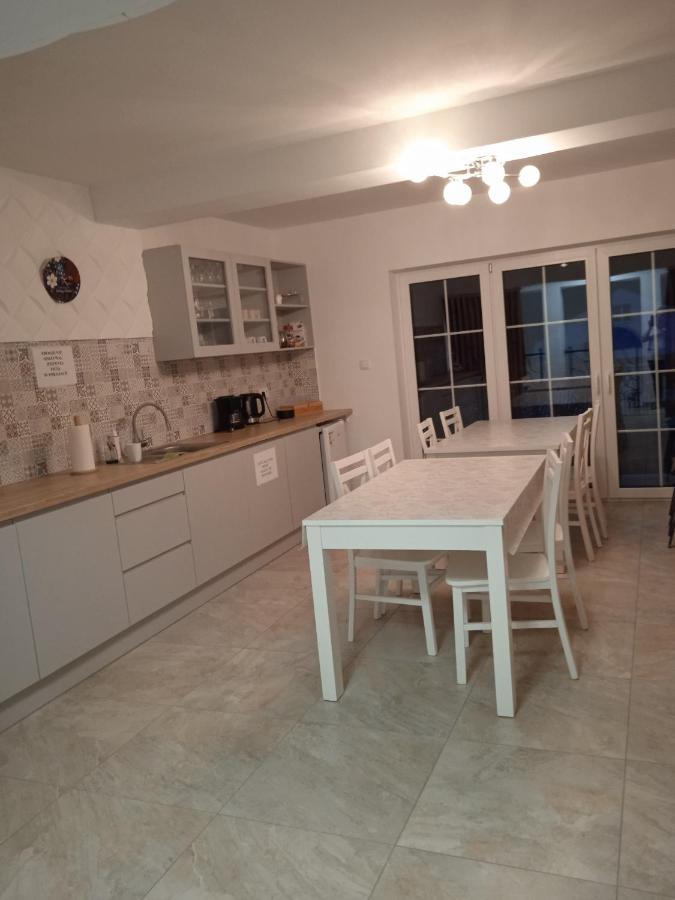 Dworek Akacja Uslugi Hotelarskie Яновец Экстерьер фото